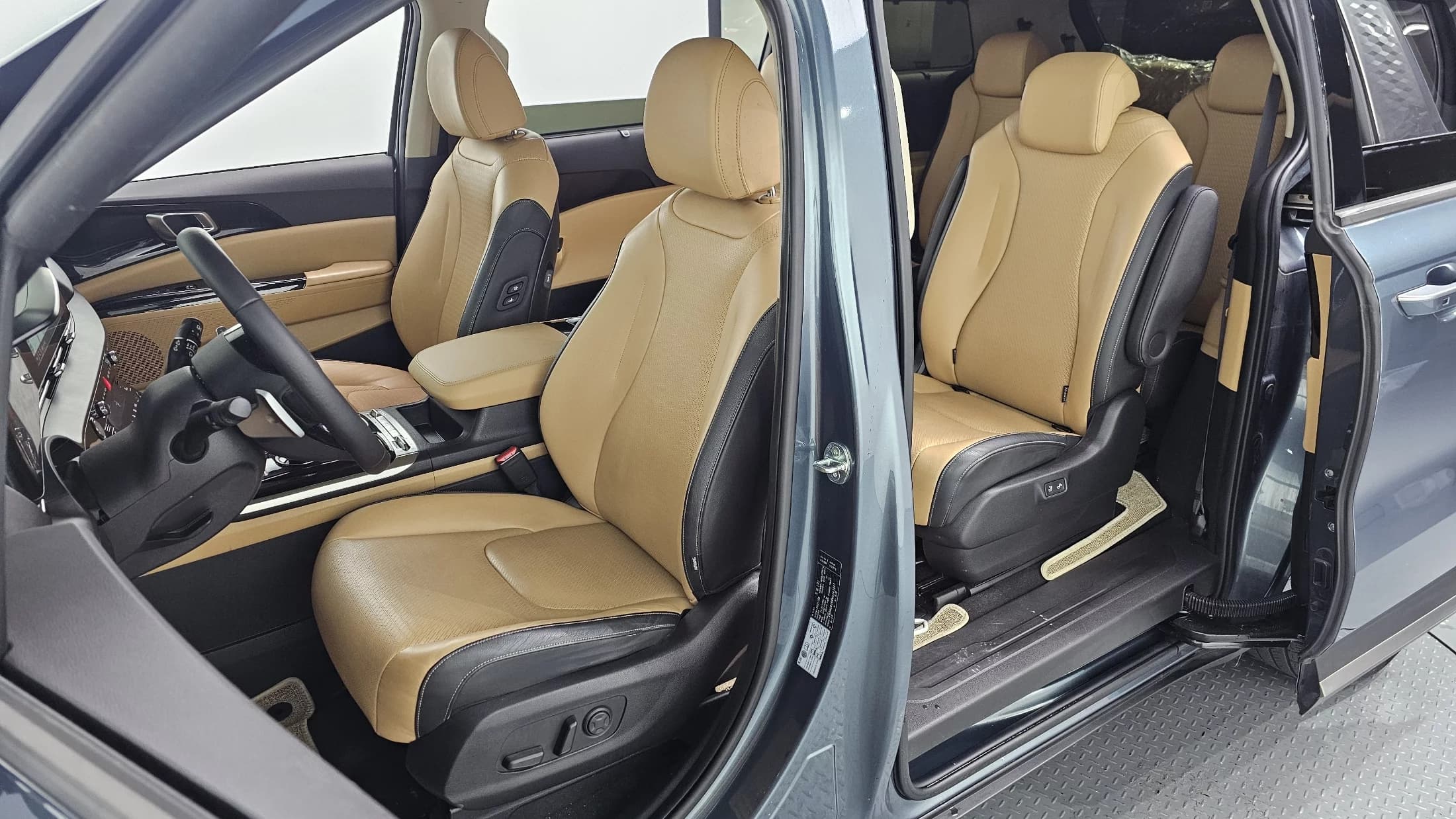 Kia Carnival 9-Seater Noblesse, 2021 г. 104724 км. — фото 10