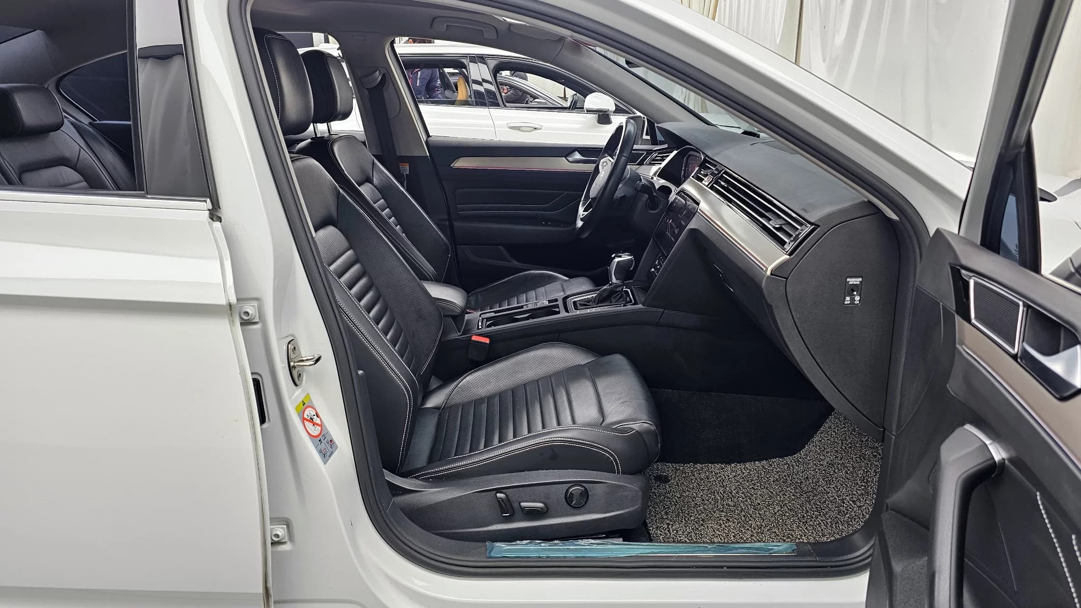 Volkswagen PASSAT 2.0 TDI Prestige, 2022 г. 81432 км. — фото 11