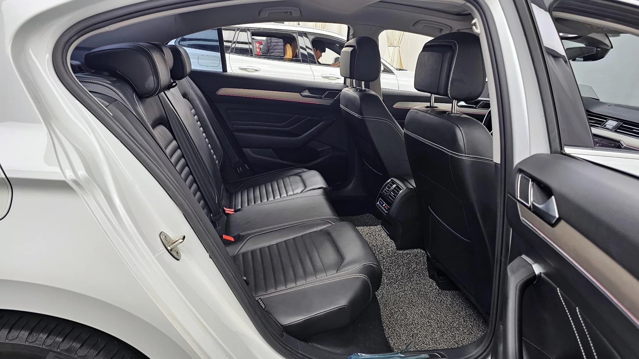 Volkswagen PASSAT 2.0 TDI Prestige, 2022 г. 81432 км. — фото 12