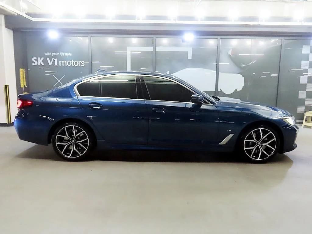 BMW 5-Series 530e M Sport, гибрид, 2021 г. 84107 км. — фото 3