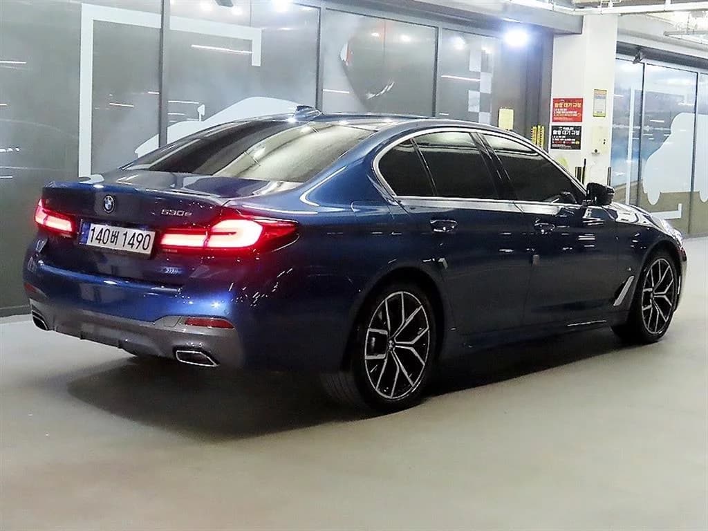 BMW 5-Series 530e M Sport, гибрид, 2021 г. 84107 км. — фото 4