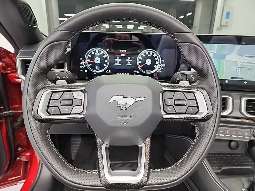 Ford MUSTANG 2.3 Ecoboost Premium Convertible, 2024 г. 4342 км. — фото 9