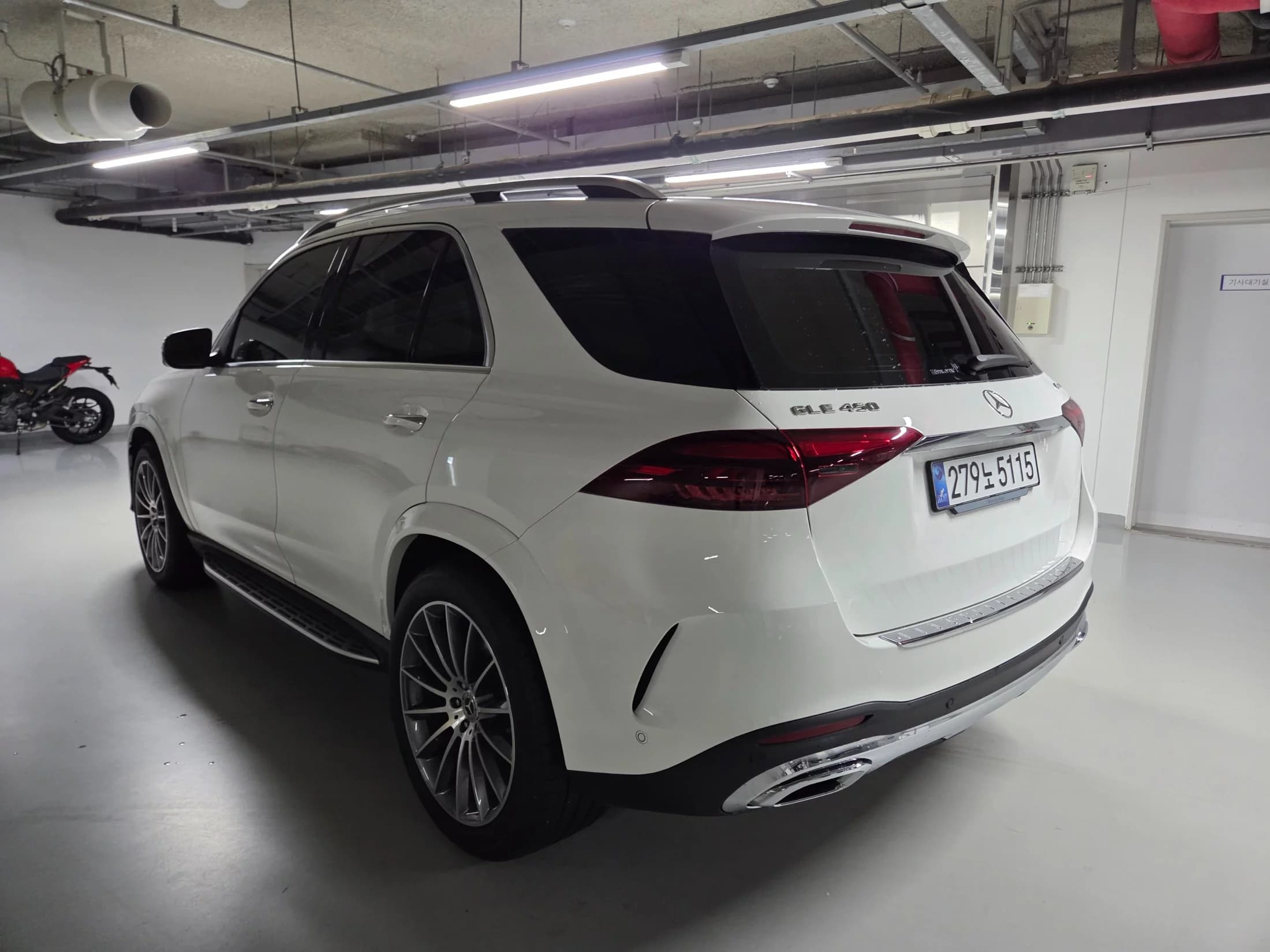 Mercedes-Benz GLE-Class GLE450 4MATIC, 2025 г. 4934 км. — фото 2