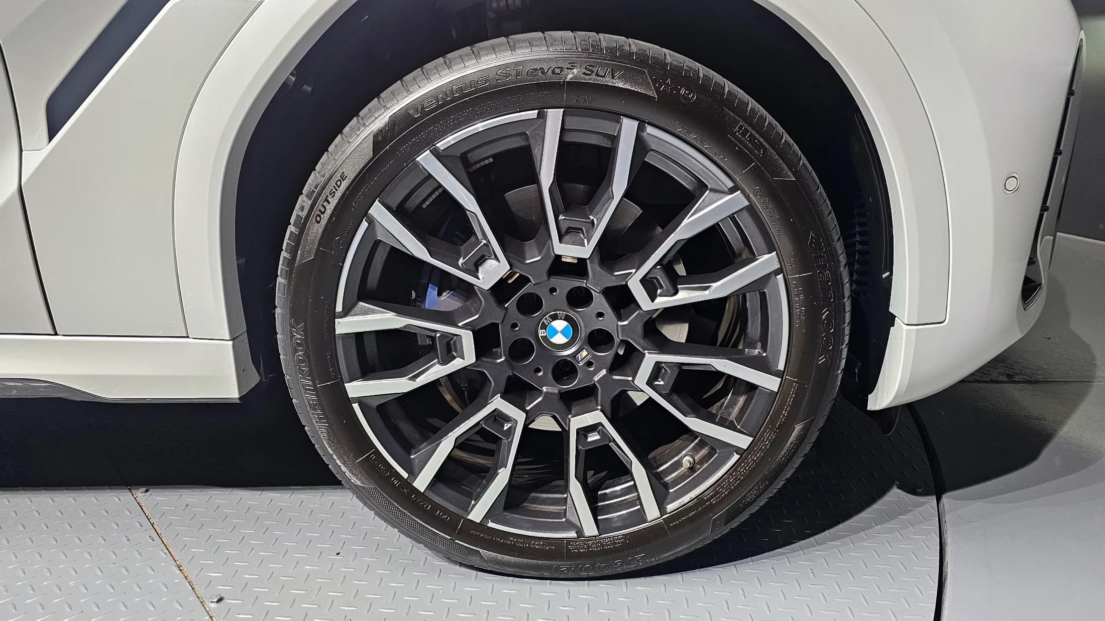 BMW X6 xDrive40i M Sport, 2024 г. 23975 км. — фото 5