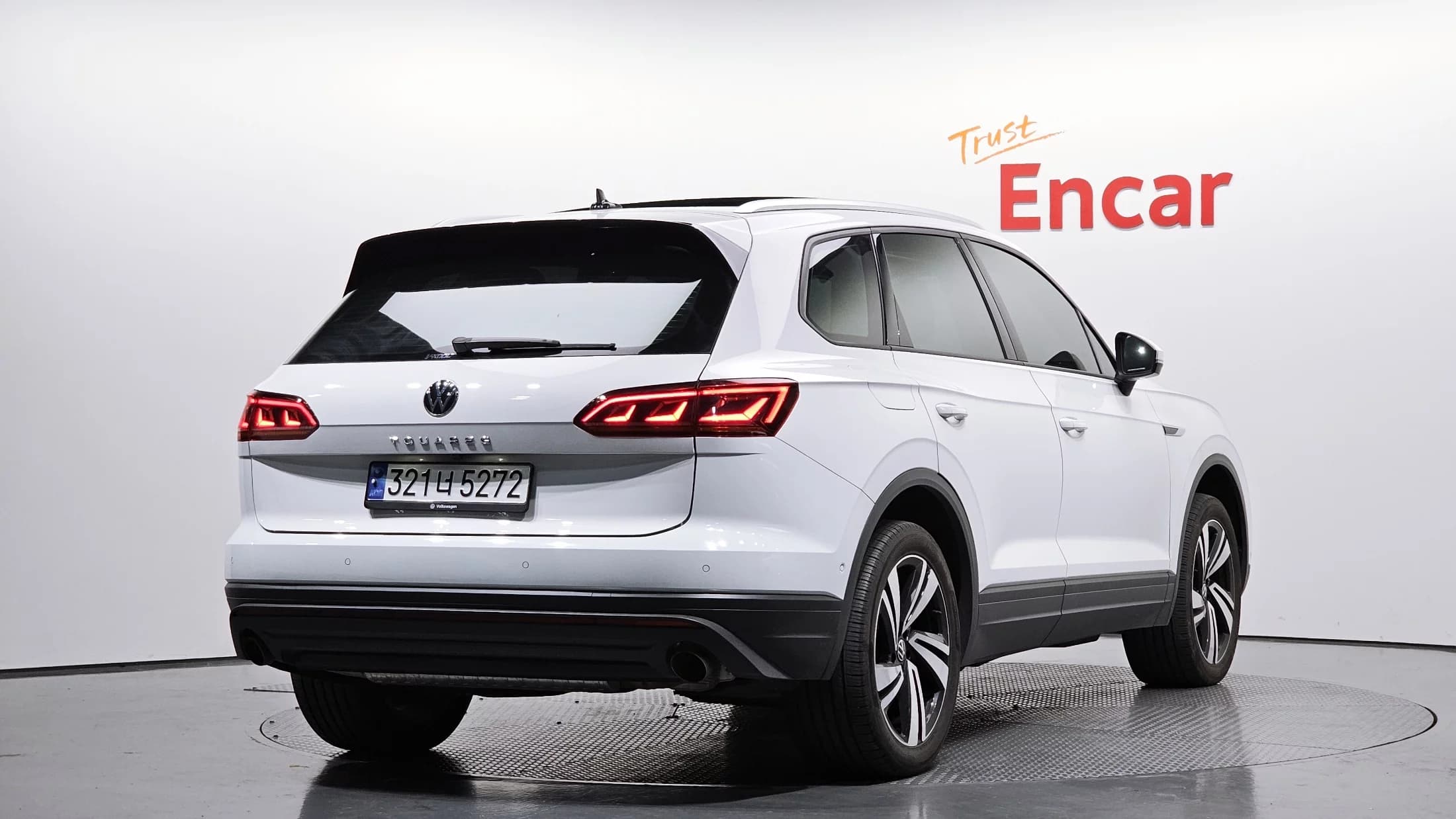Volkswagen Touareg 3.0 TDI Premium, 2023 г. 52903 км. — фото 2