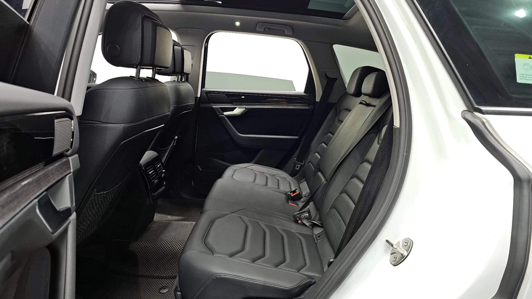 Volkswagen Touareg 3.0 TDI Premium, 2023 г. 52903 км. — фото 12