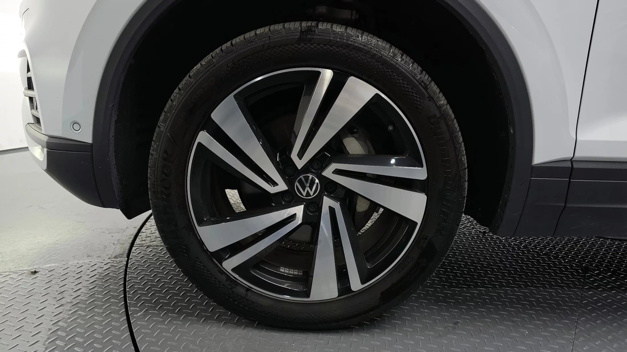 Volkswagen Touareg 3.0 TDI Premium, 2023 г. 52903 км. — фото 5