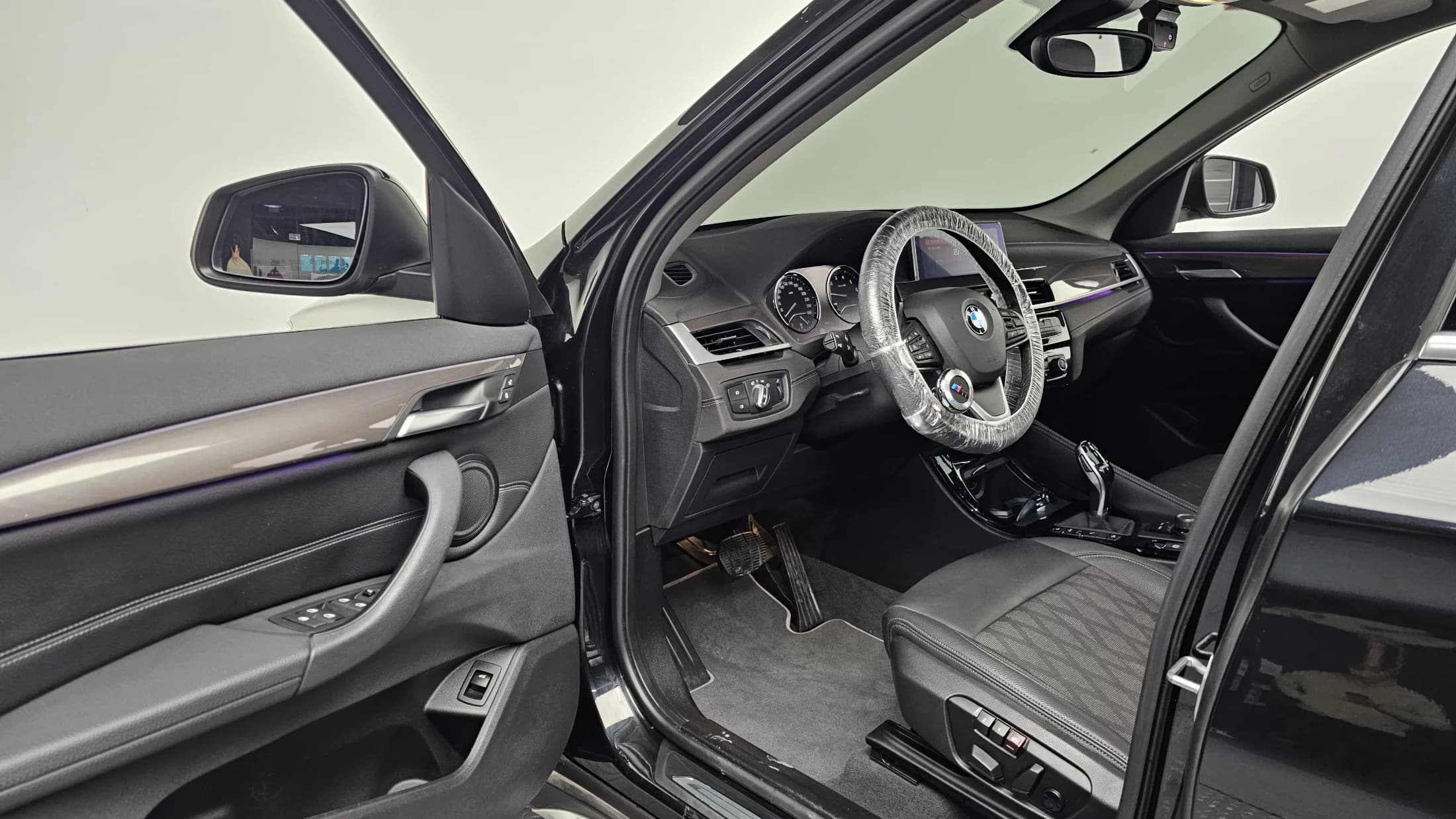 BMW X1 xDrive 20i xLine, 2021 г. 53381 км. — фото 10