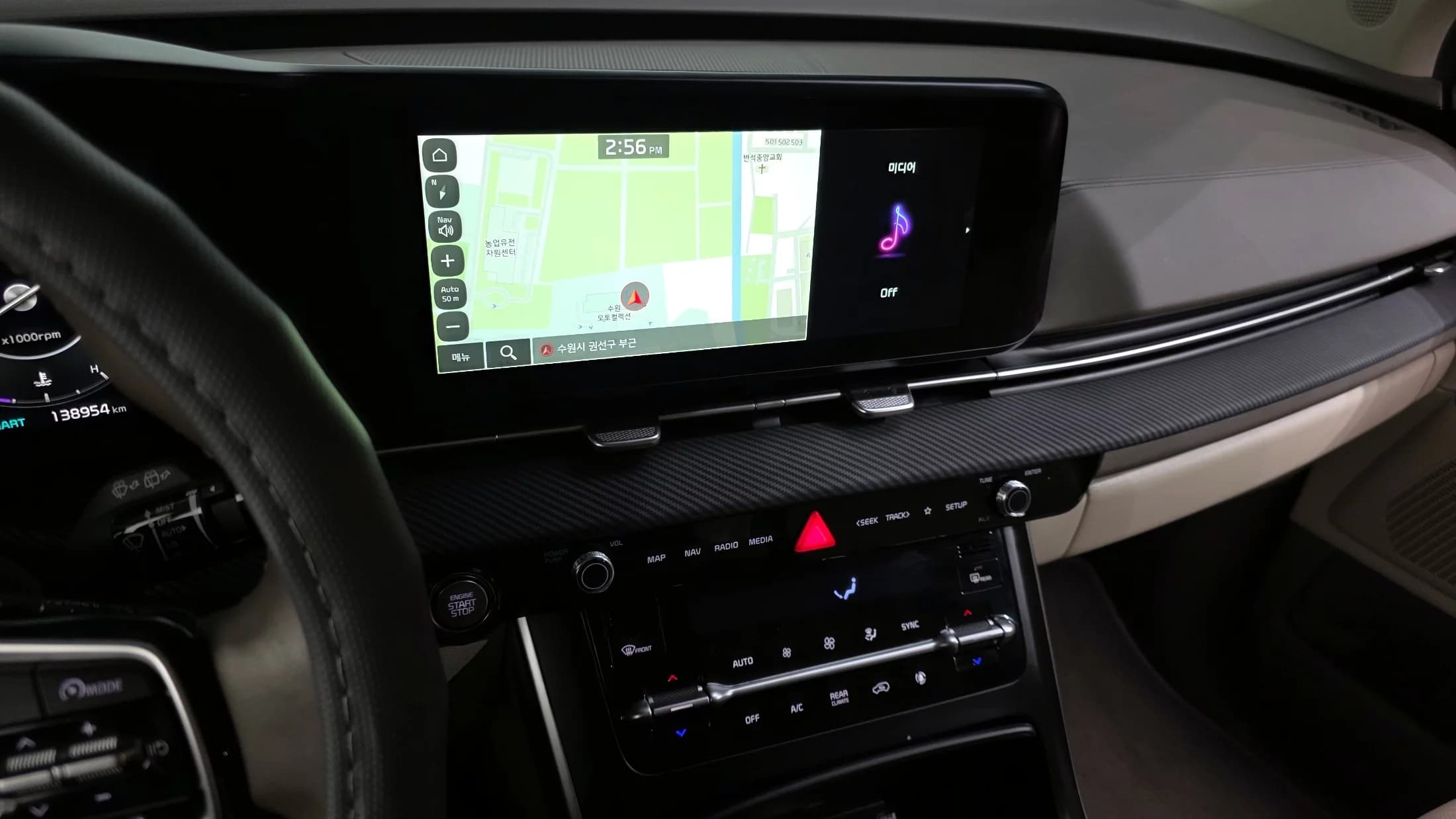 Kia Carnival 11-Seater Prestige, 2021 г. 139075 км. — фото 14