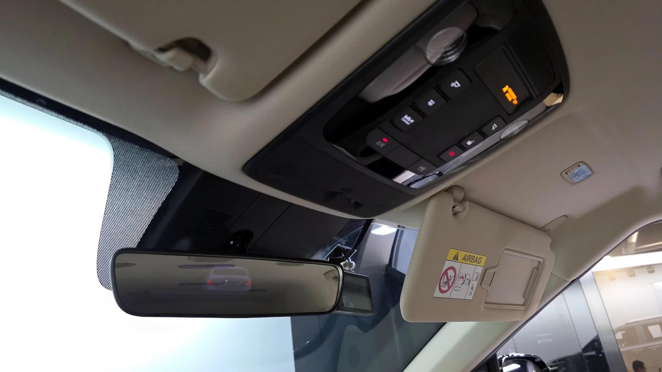 Kia Carnival 11-Seater Prestige, 2021 г. 139075 км. — фото 18