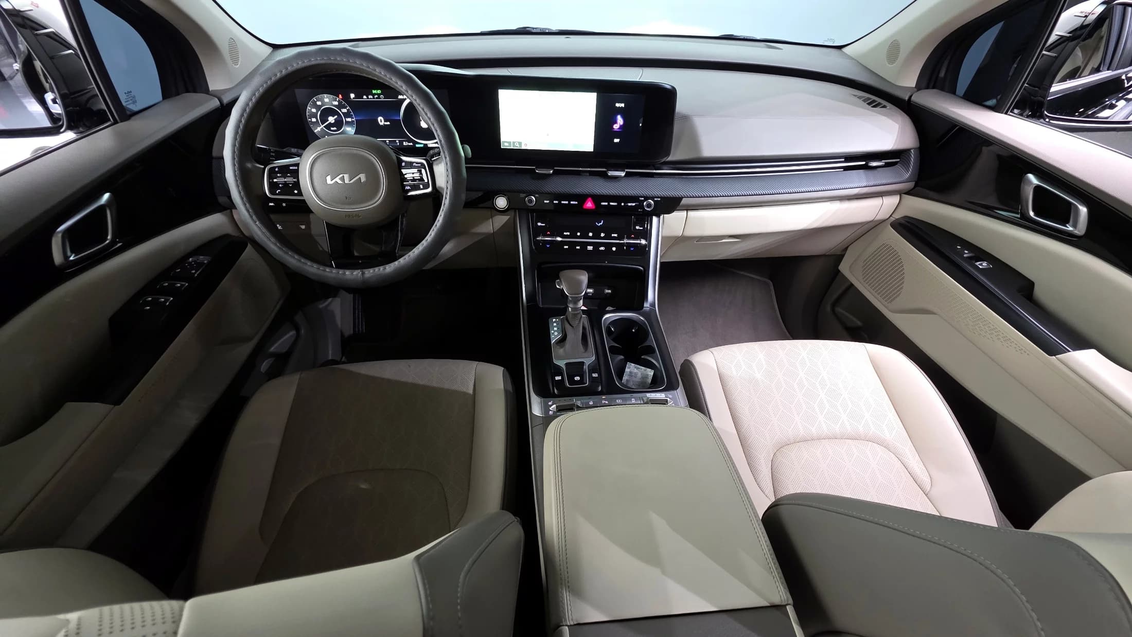 Kia Carnival 11-Seater Prestige, 2021 г. 139075 км. — фото 7