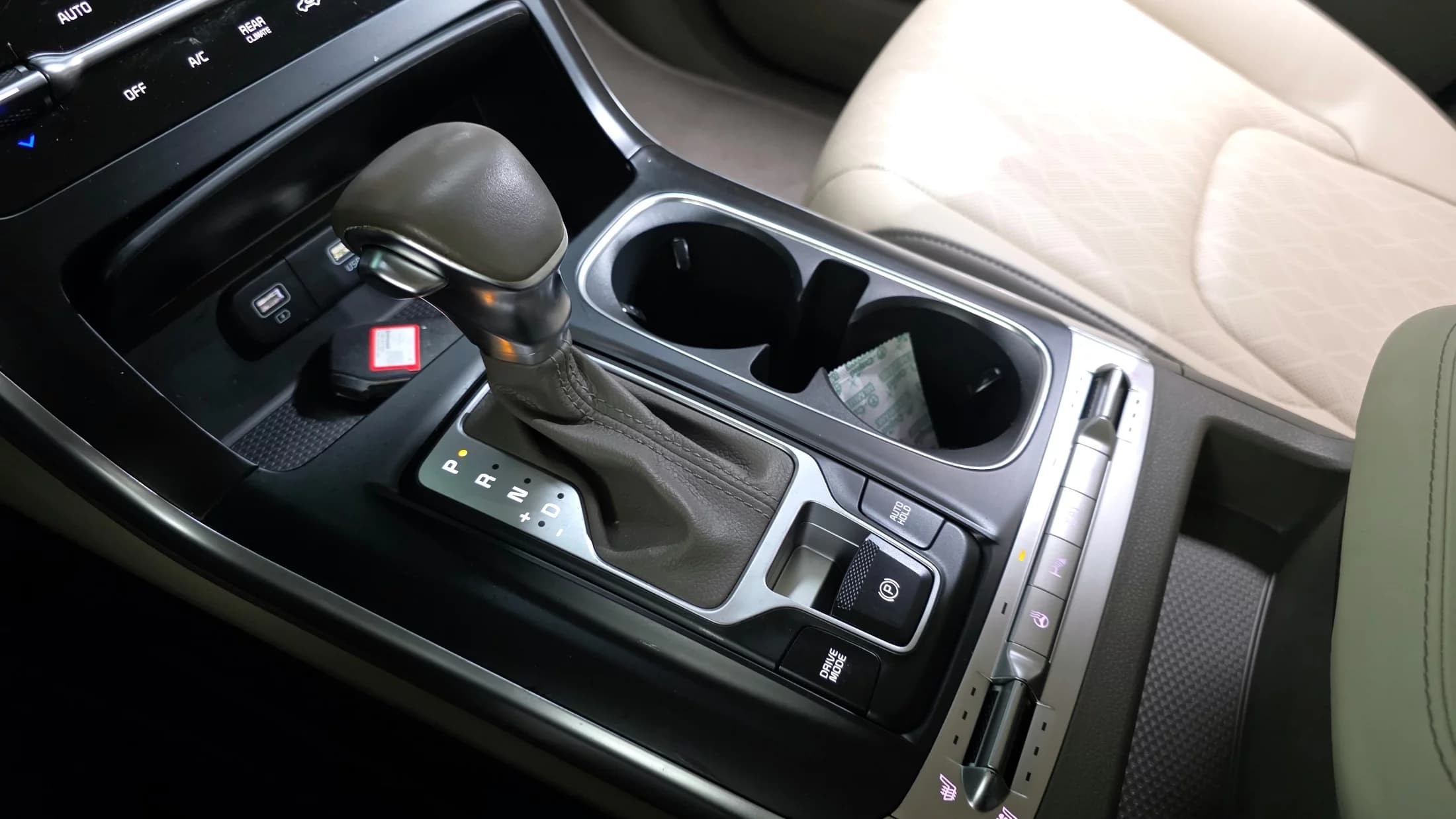 Kia Carnival 11-Seater Prestige, 2021 г. 139075 км. — фото 9