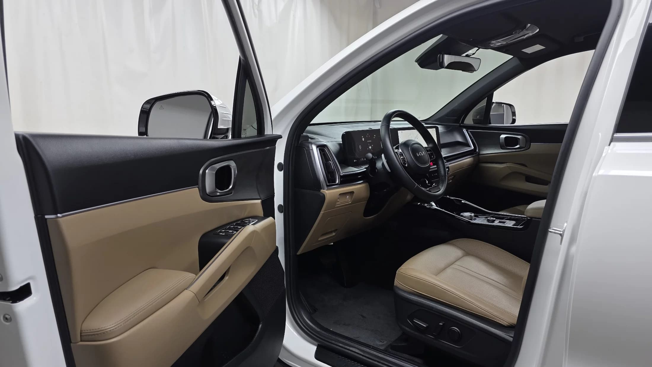 Kia Sorento Gasoline 2.5T 2WD Prestige, 2024 г. 13744 км. — фото 10
