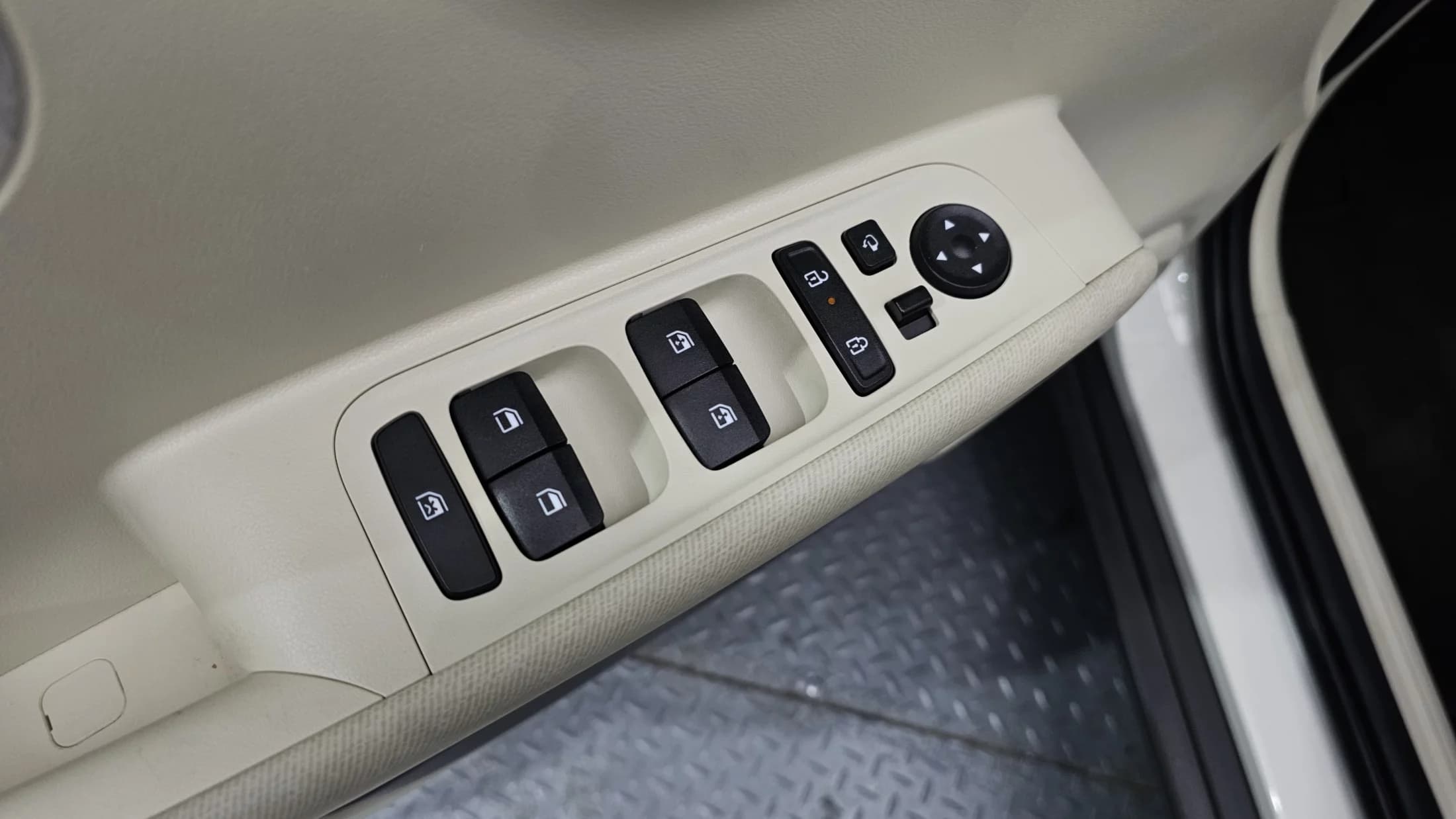 Hyundai Casper Electric Inspiration, электромобиль, 2025 г. 9262 км. — фото 18