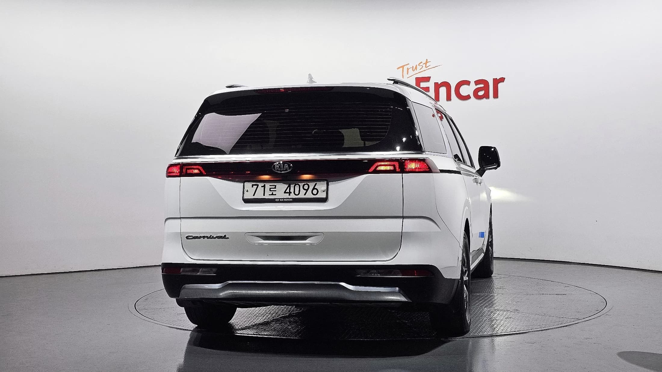 Kia Carnival 11-Seater Signature, 2021 г. 83004 км. — фото 4
