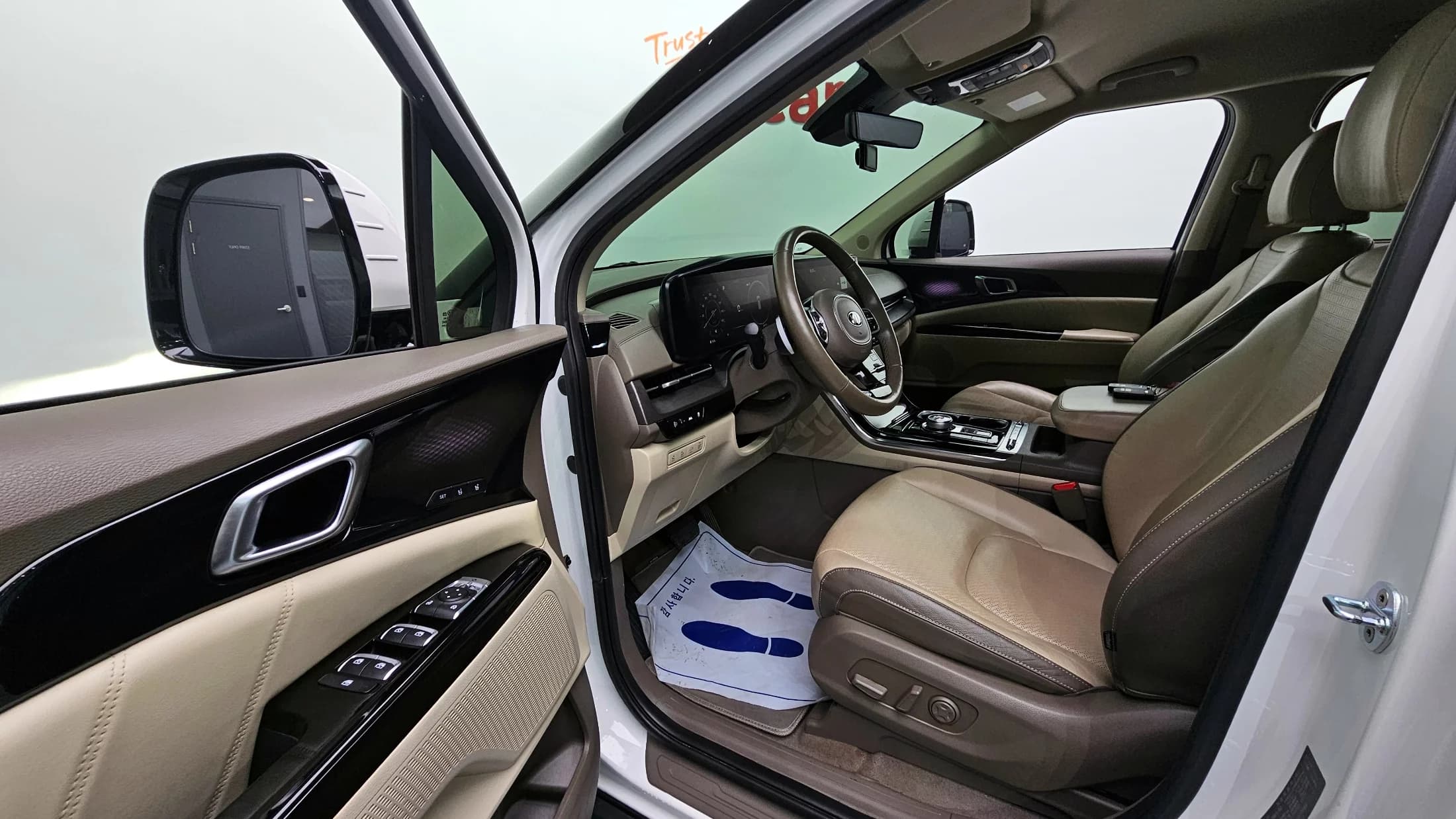 Kia Carnival 11-Seater Signature, 2021 г. 83004 км. — фото 10
