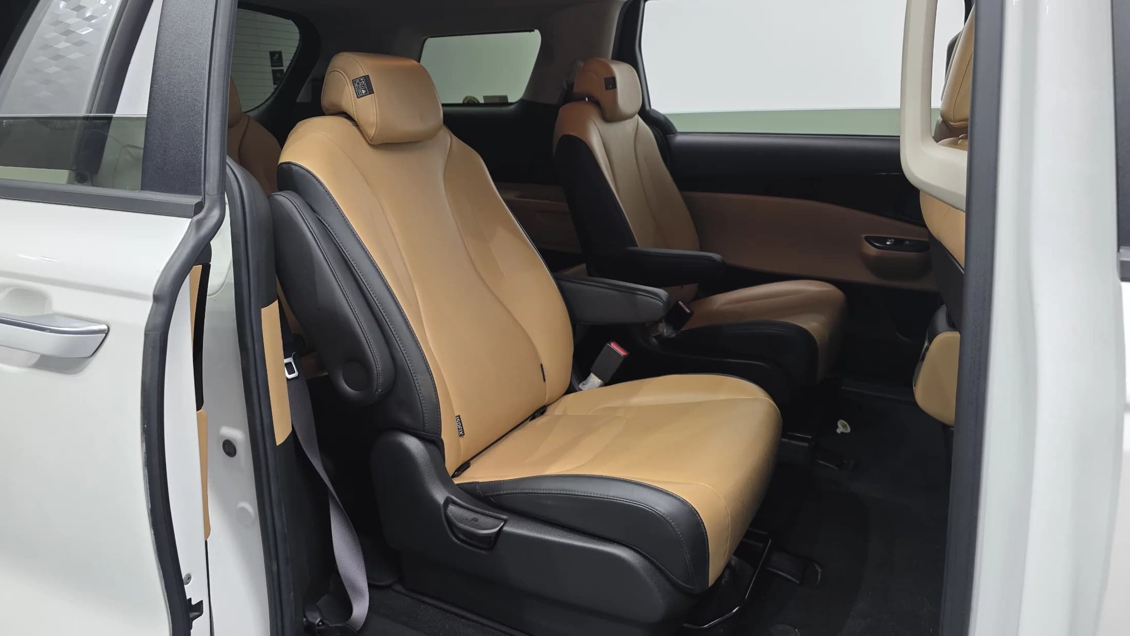 Kia Carnival 9-Seater Prestige, 2021 г. 59044 км. — фото 12
