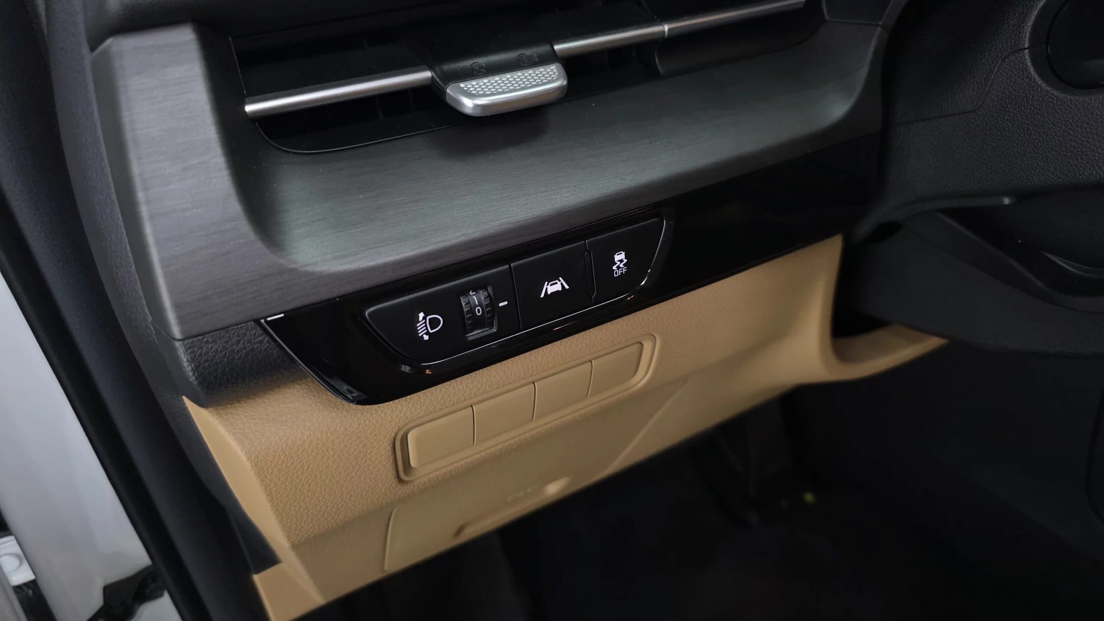 Kia Carnival 9-Seater Prestige, 2021 г. 59044 км. — фото 18