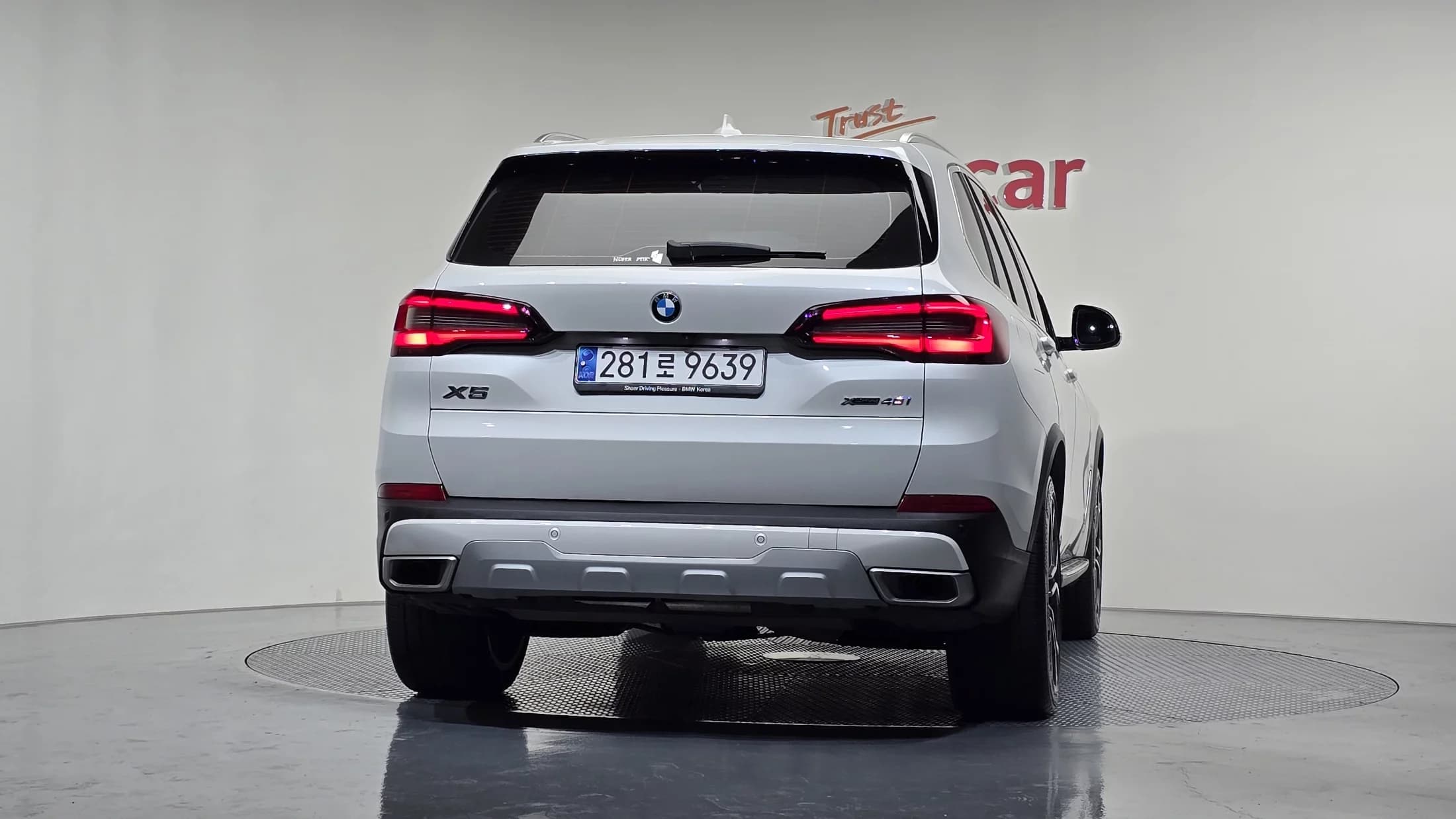 BMW X5 xDrive 40i xLine, 2023 г. 42143 км. — фото 3