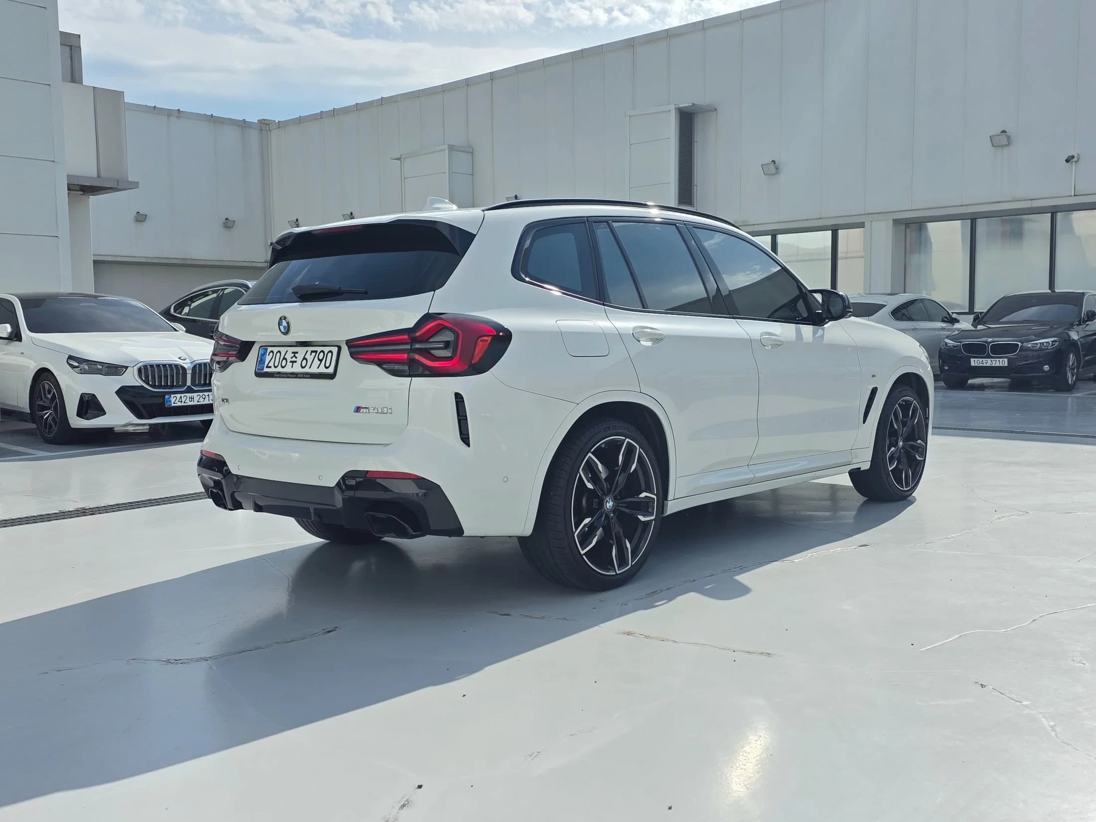 BMW X3 xDrive M40i, 2023 г. 76358 км. — фото 2