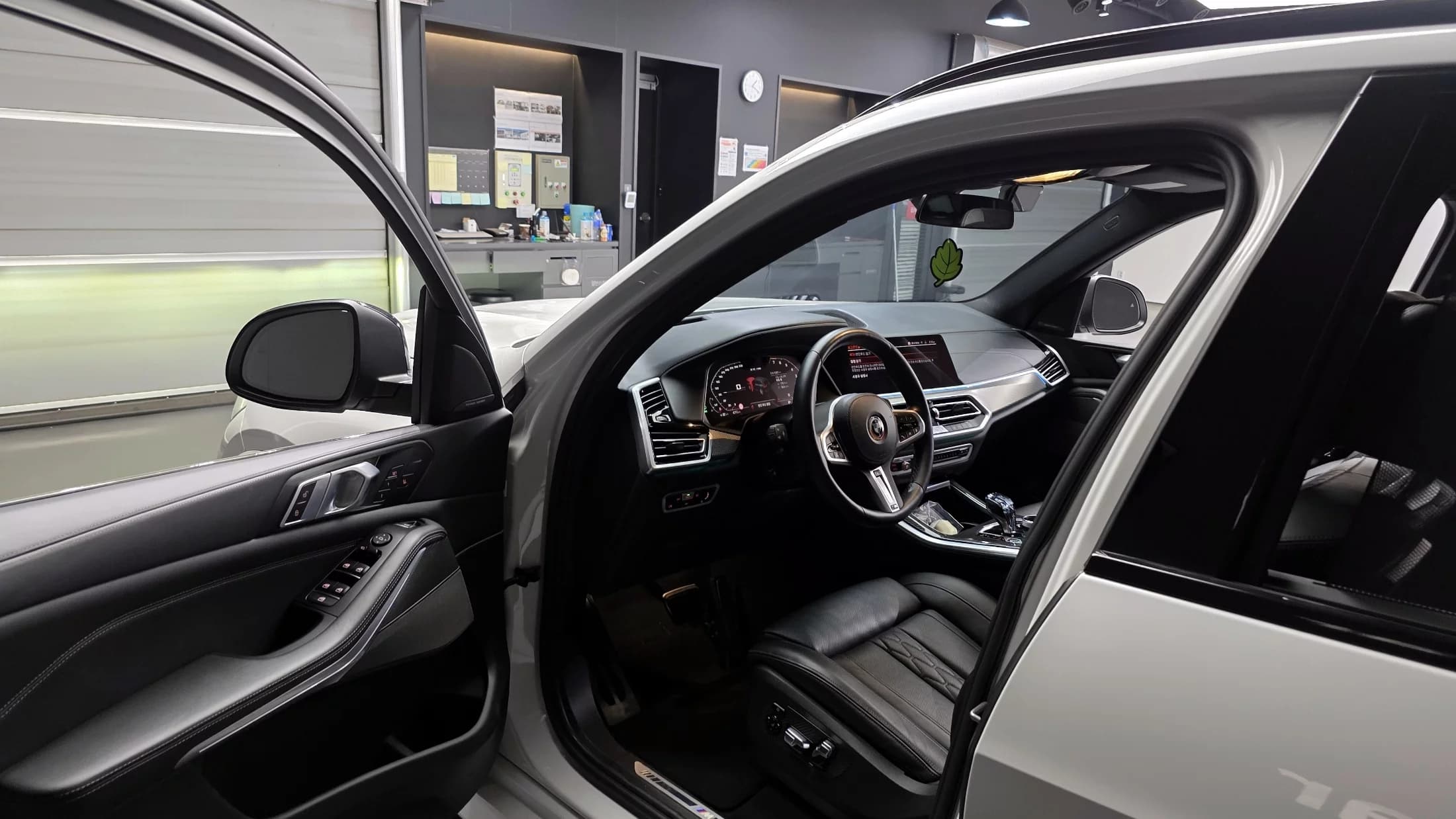 BMW X5 xDrive 40i M Sport, 2023 г. 15438 км. — фото 10
