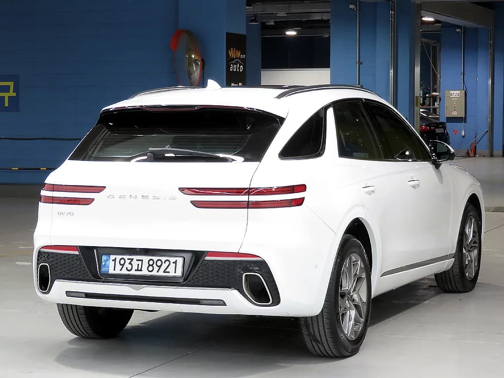 Genesis GV70 2.5T Gasoline 2WD, 2023 г. 38461 км. — фото 4