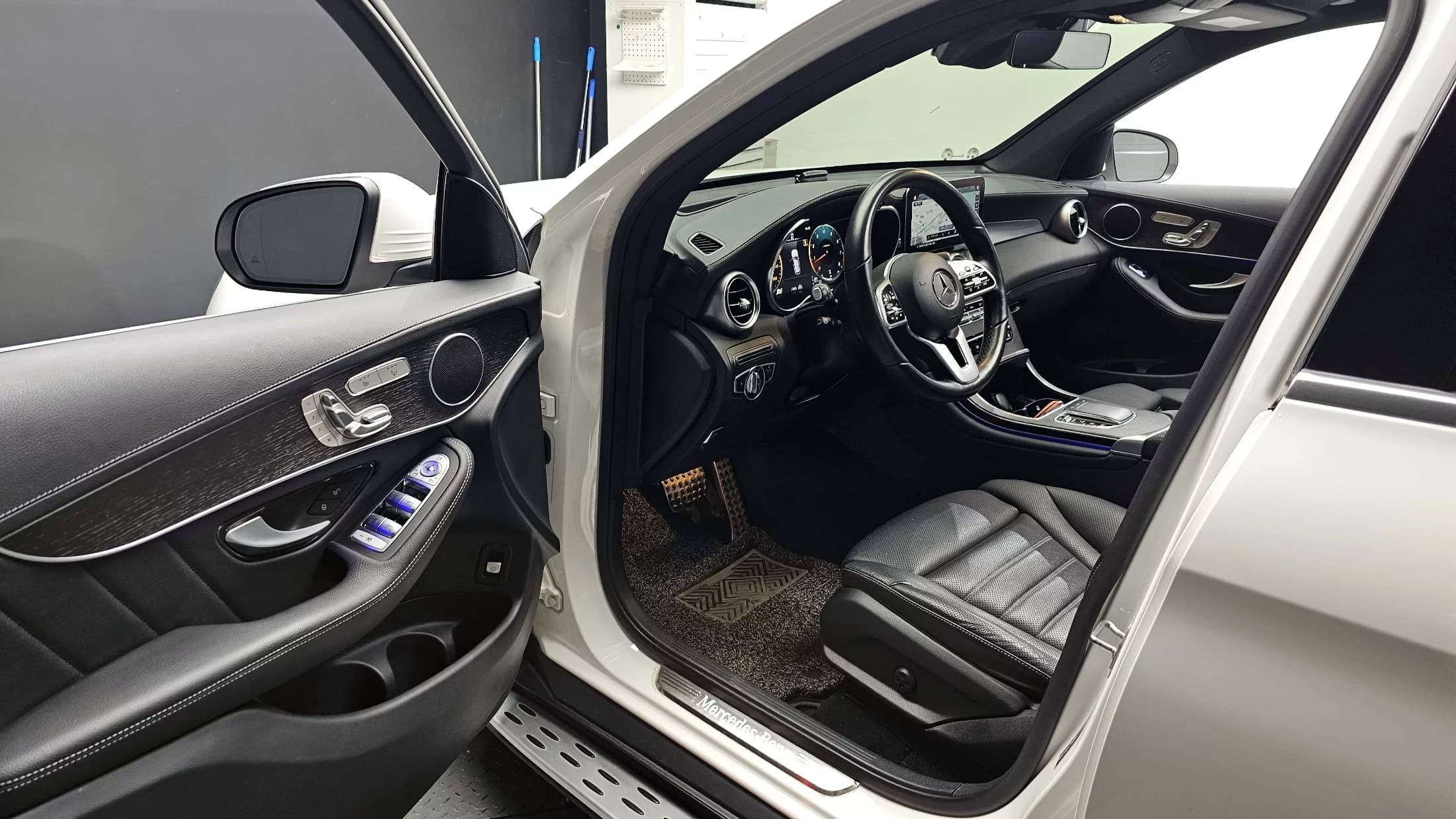 Mercedes-Benz GLC-Class GLC300 4MATIC, 2022 г. 33455 км. — фото 10