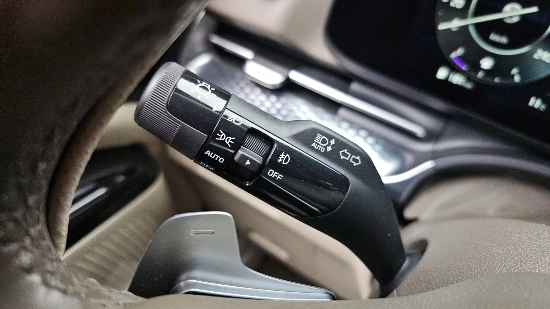 Kia Carnival Gasoline 7-Seater Hi-Limousine Signature, 2021 г. 47916 км. — фото 18