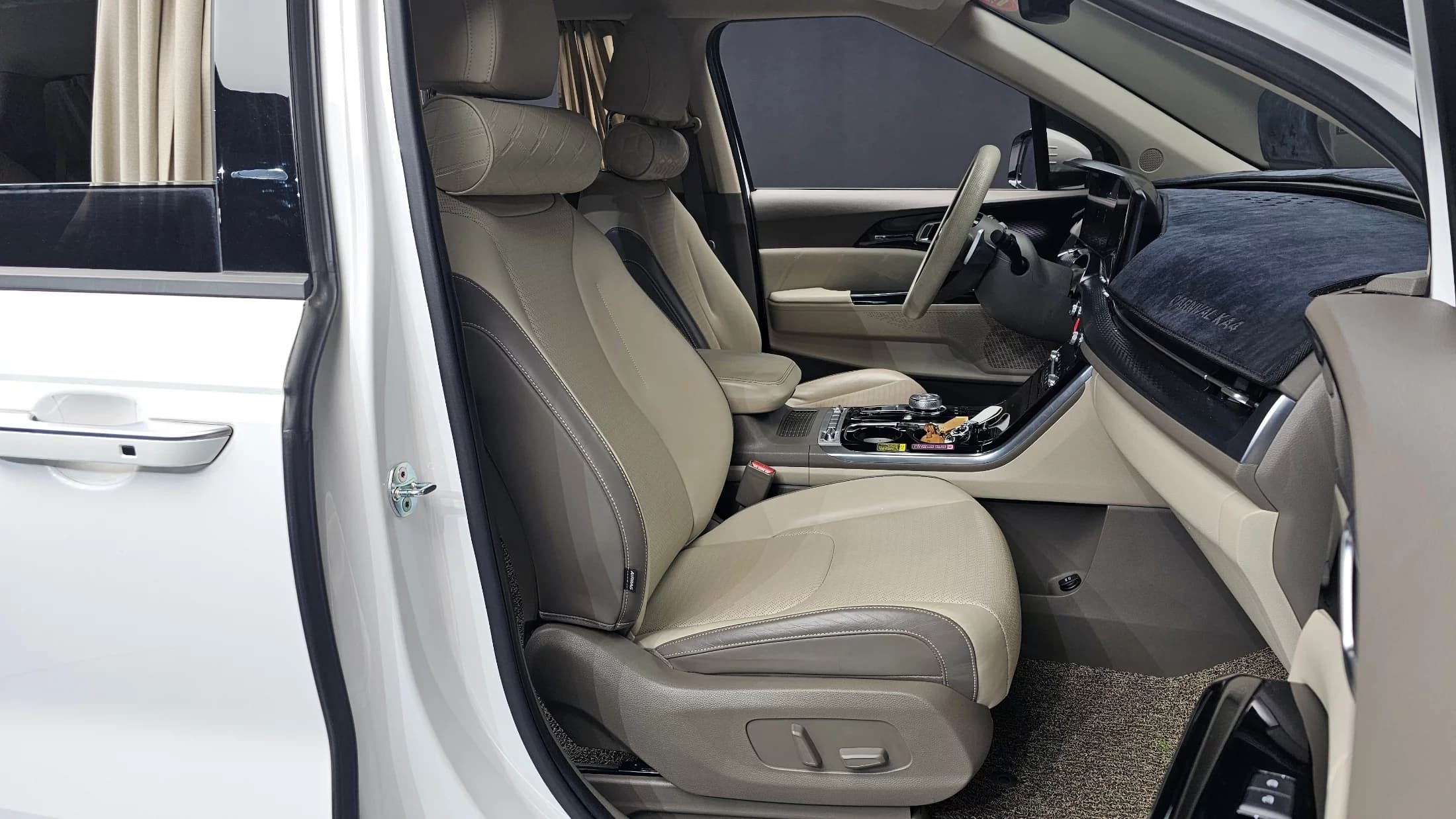 Kia Carnival Gasoline 7-Seater Hi-Limousine Signature, 2021 г. 47916 км. — фото 10
