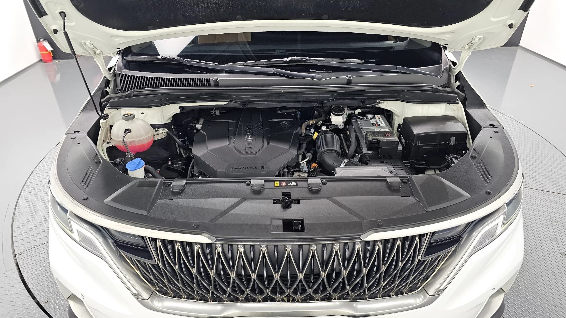 Kia Carnival 9-Seater Noblesse, 2021 г. 95818 км. — фото 6