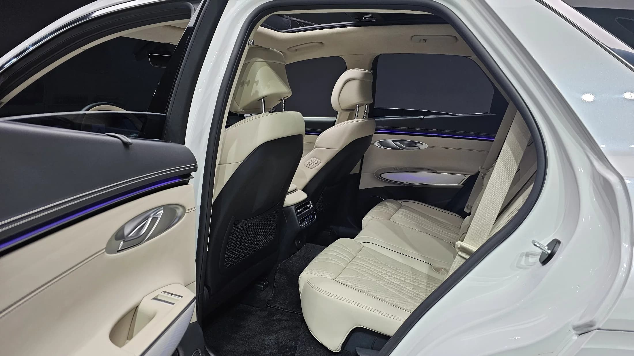 Genesis GV70 2.5T Gasoline AWD, 2025 г. 21874 км. — фото 12