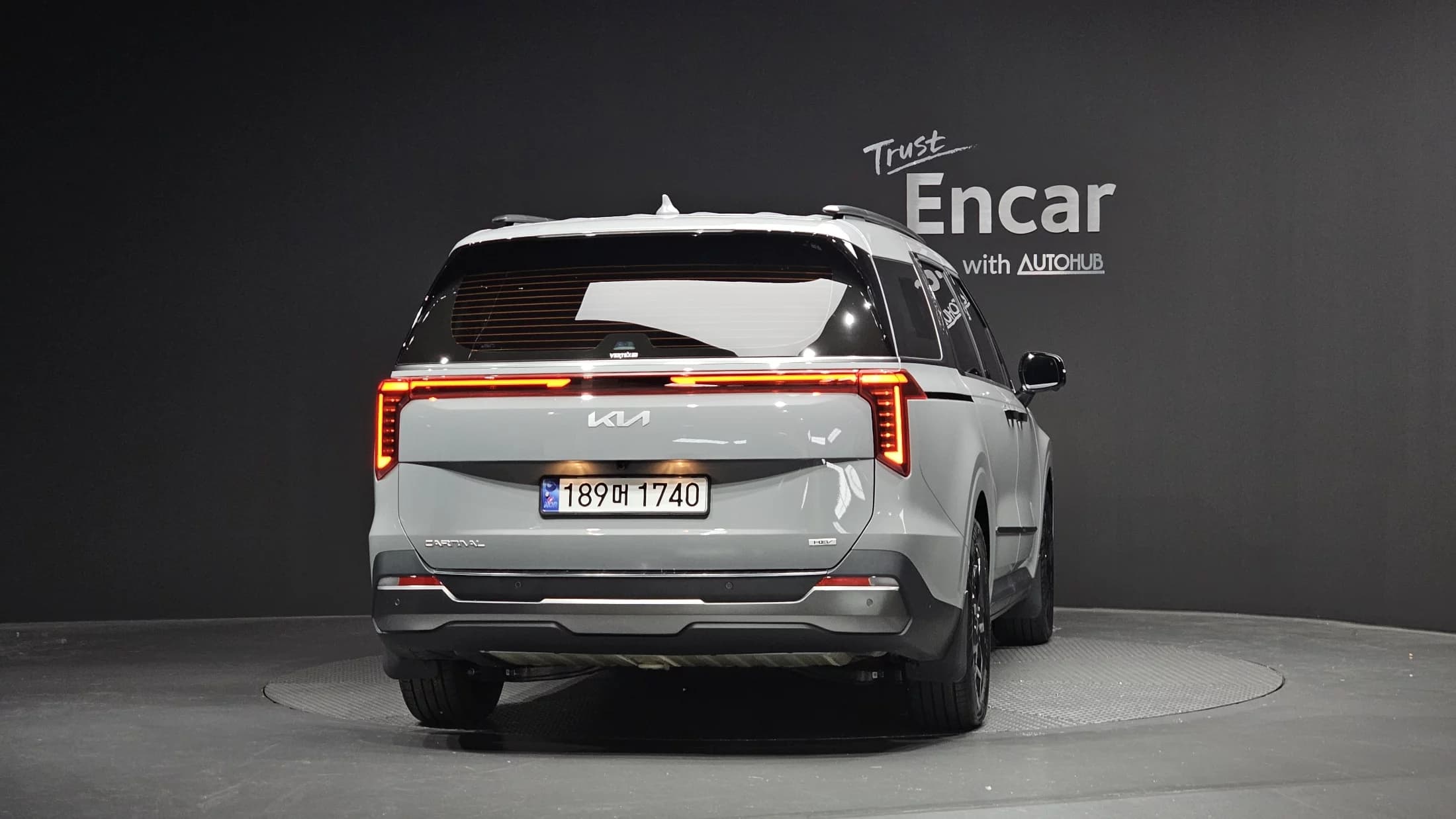 Kia Carnival HEV 9seater Gravity, гибрид, 2024 г. 8960 км. — фото 4