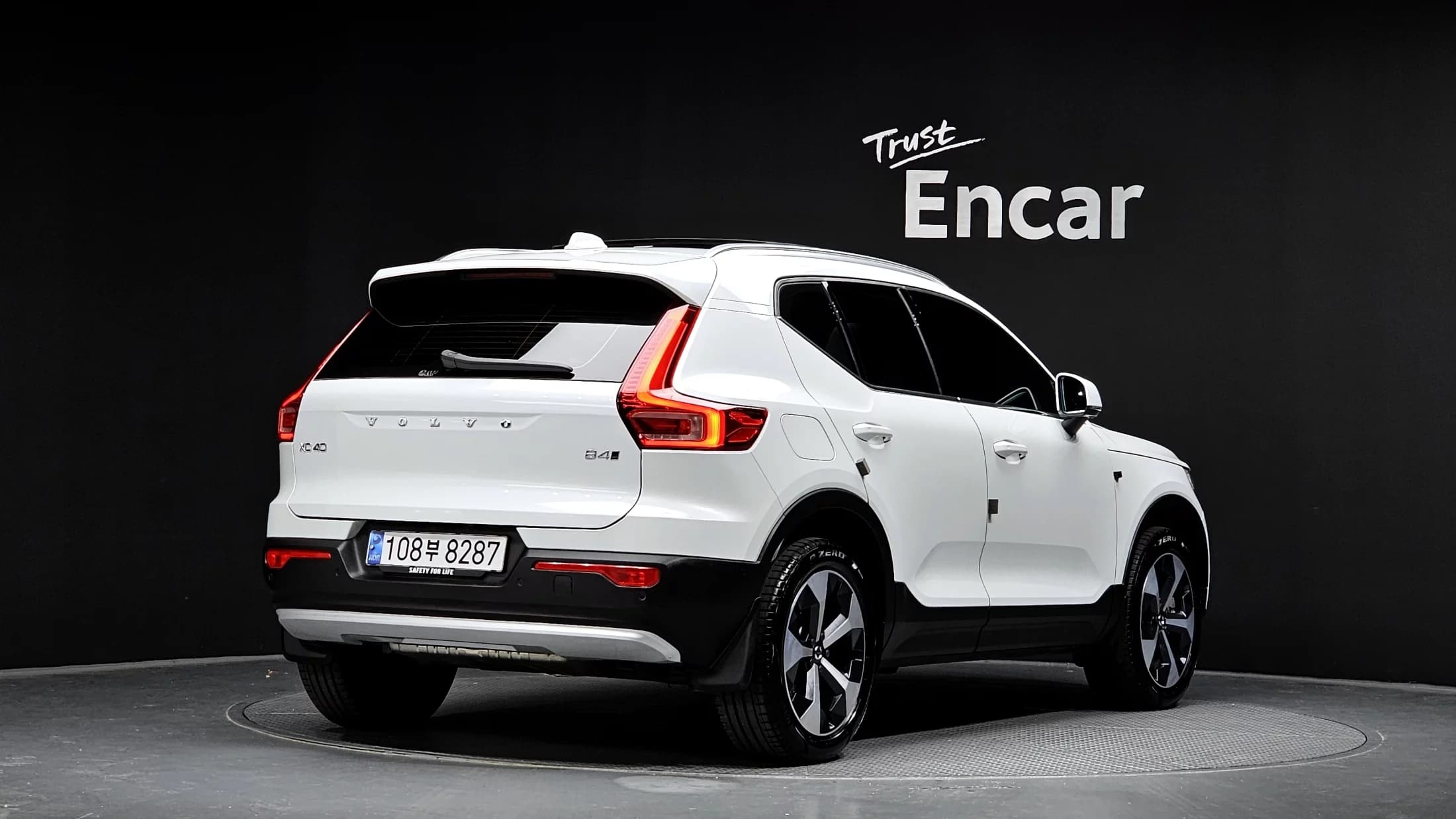 Volvo XC40 B4 Ultra Bright, 2025 г. 15141 км. — фото 2