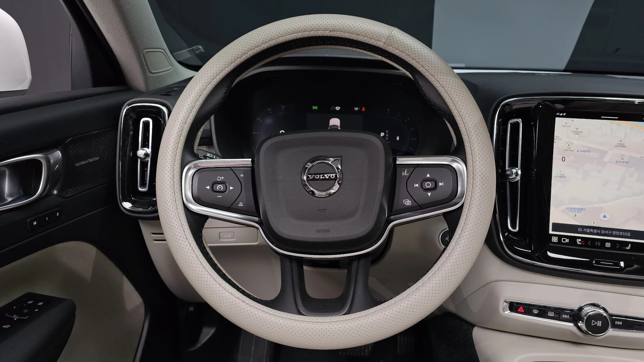 Volvo XC40 B4 Ultra Bright, 2025 г. 15141 км. — фото 13