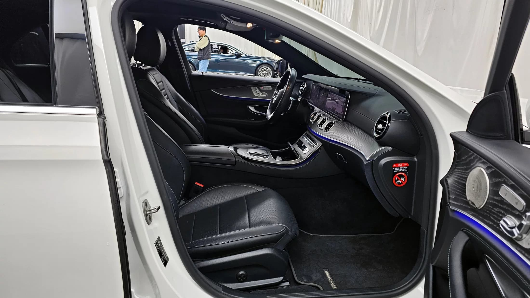 Mercedes-Benz E-Class E350 4MATIC AMG Line, 2022 г. 104292 км. — фото 11