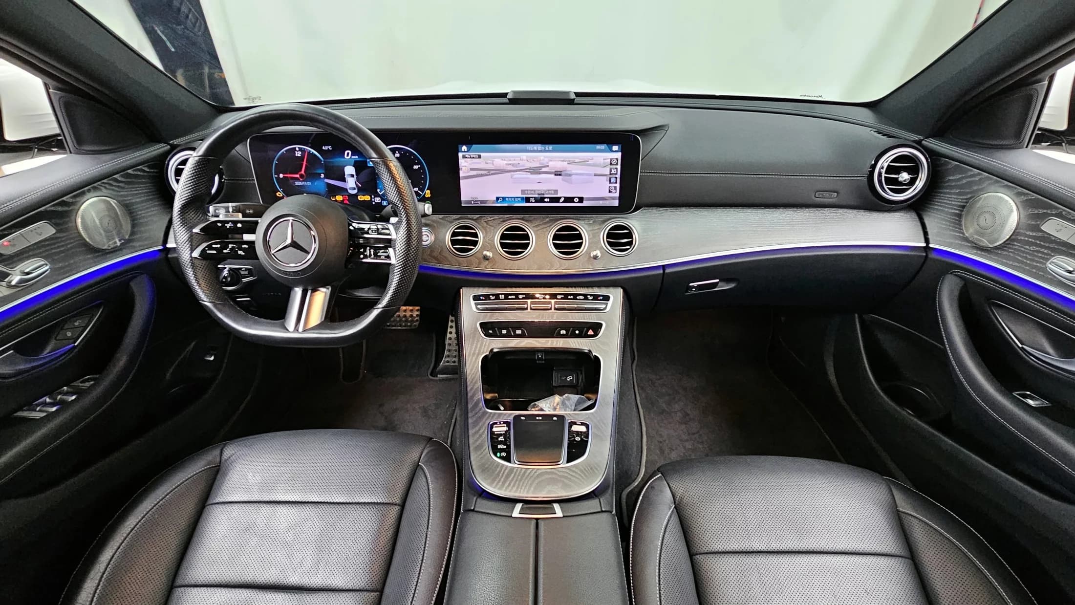 Mercedes-Benz E-Class E350 4MATIC AMG Line, 2022 г. 104292 км. — фото 7