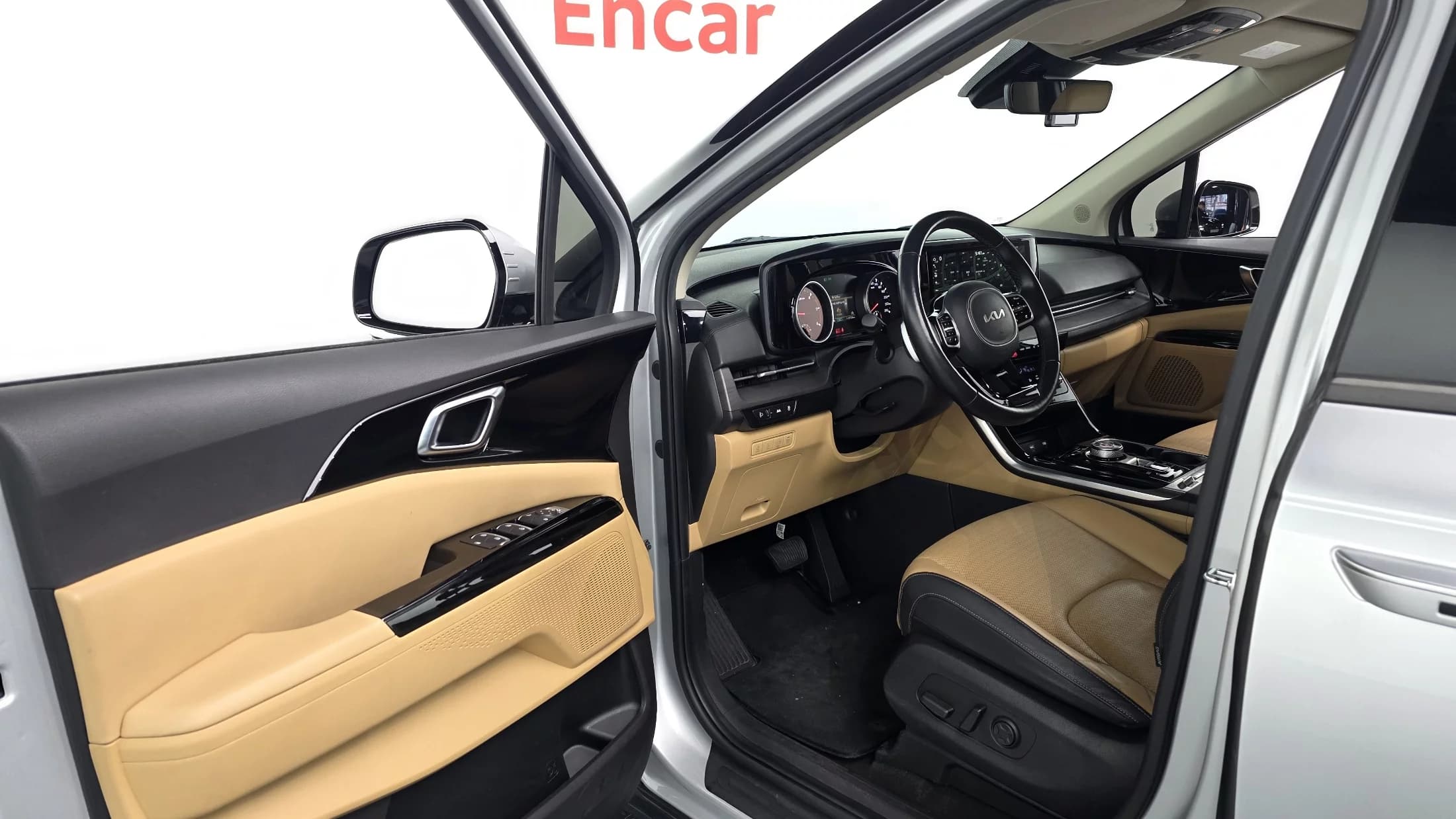 Kia Carnival 7-Seater Noblesse, 2021 г. 112794 км. — фото 12