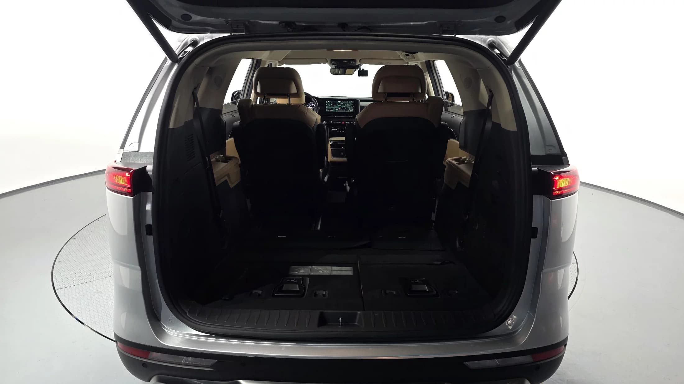 Kia Carnival 7-Seater Noblesse, 2021 г. 112794 км. — фото 20