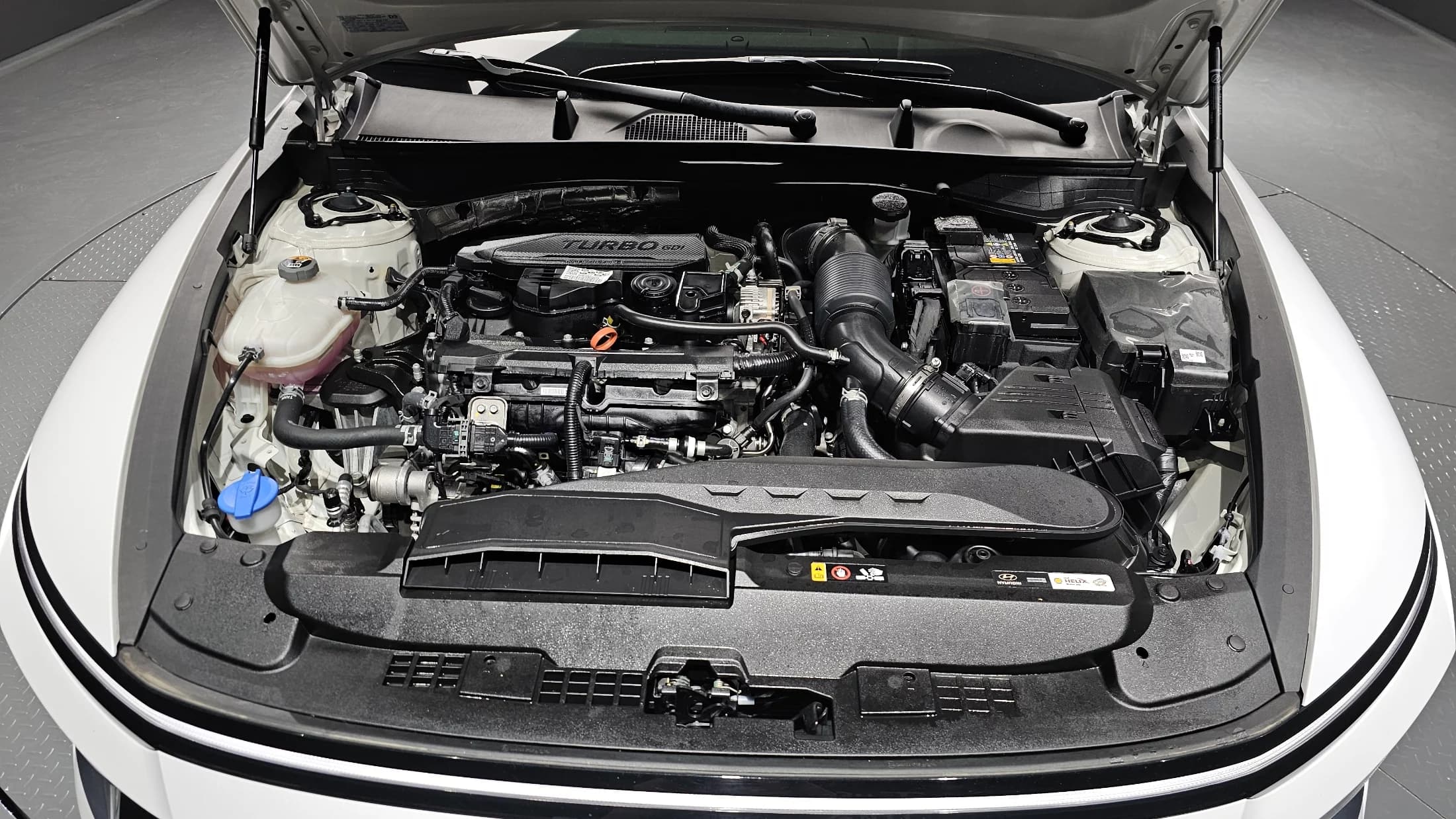 Hyundai Sonata 1.6 Turbo Exclusive, 2024 г. 6600 км. — фото 6