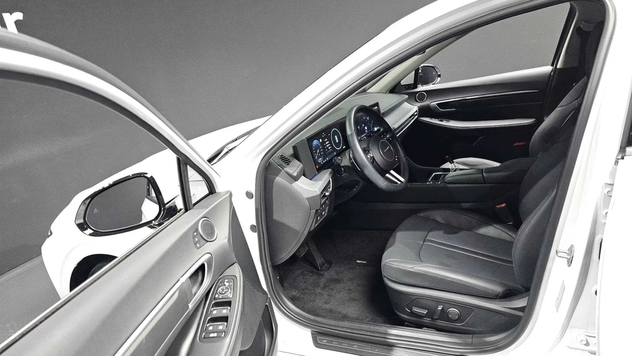 Hyundai Sonata 1.6 Turbo Exclusive, 2024 г. 6600 км. — фото 10