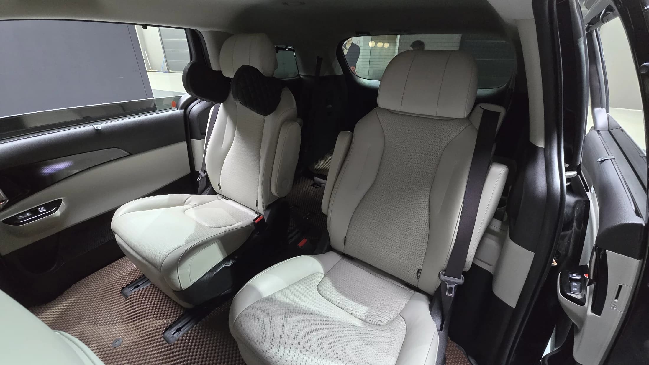 Kia Carnival 7-Seater Signature, 2021 г. 106126 км. — фото 12