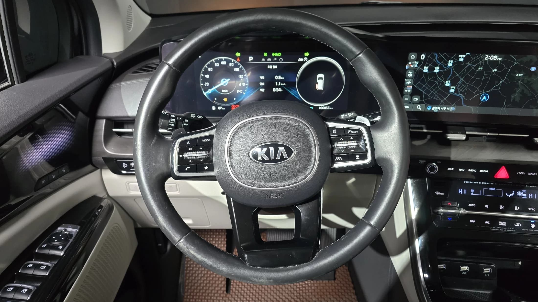 Kia Carnival 7-Seater Signature, 2021 г. 106126 км. — фото 13