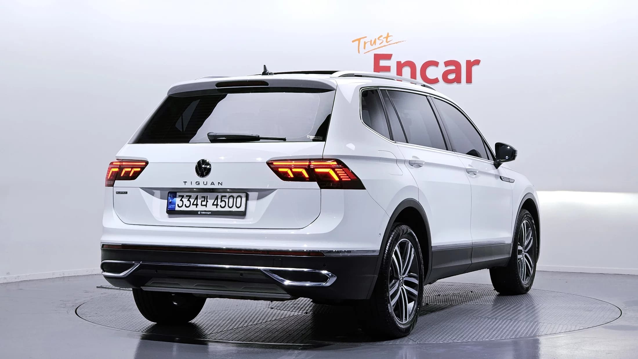 Volkswagen TIGUAN 2.0 TSI Prestige, 2023 г. 34078 км. — фото 2