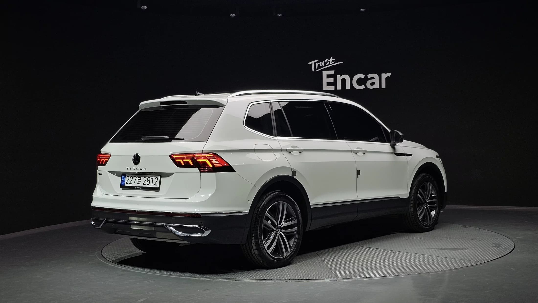 Volkswagen TIGUAN 2.0 TSI Prestige, 2023 г. 18911 км. — фото 2