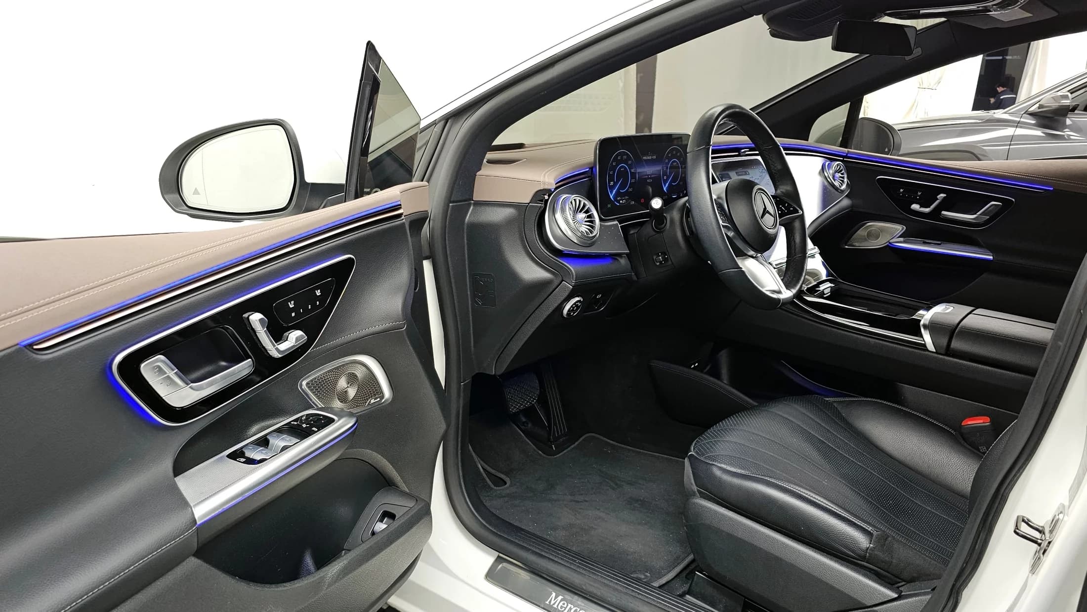 Mercedes-Benz EQE EQE350+, электромобиль, 2022 г. 90339 км. — фото 10
