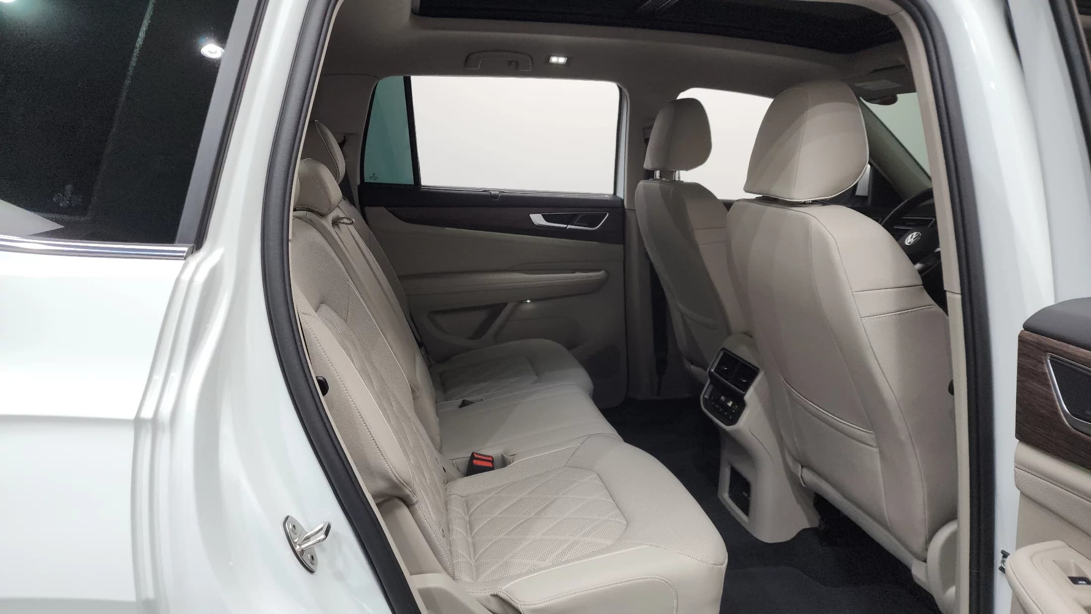Volkswagen ATLAS 2.0 TSI R-LINE 7-Seater, 2025 г. 4982 км. — фото 12