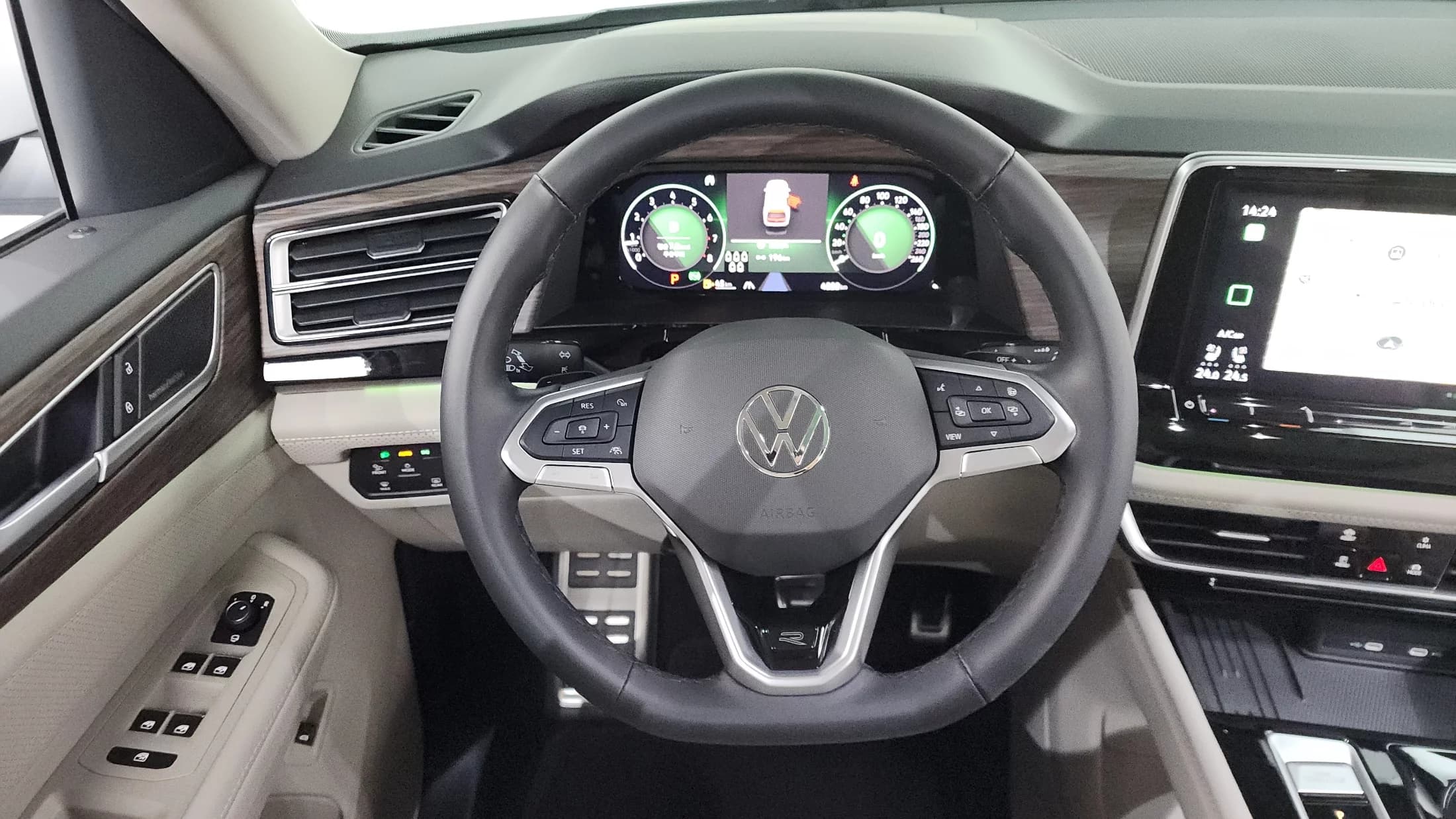 Volkswagen ATLAS 2.0 TSI R-LINE 7-Seater, 2025 г. 4982 км. — фото 13
