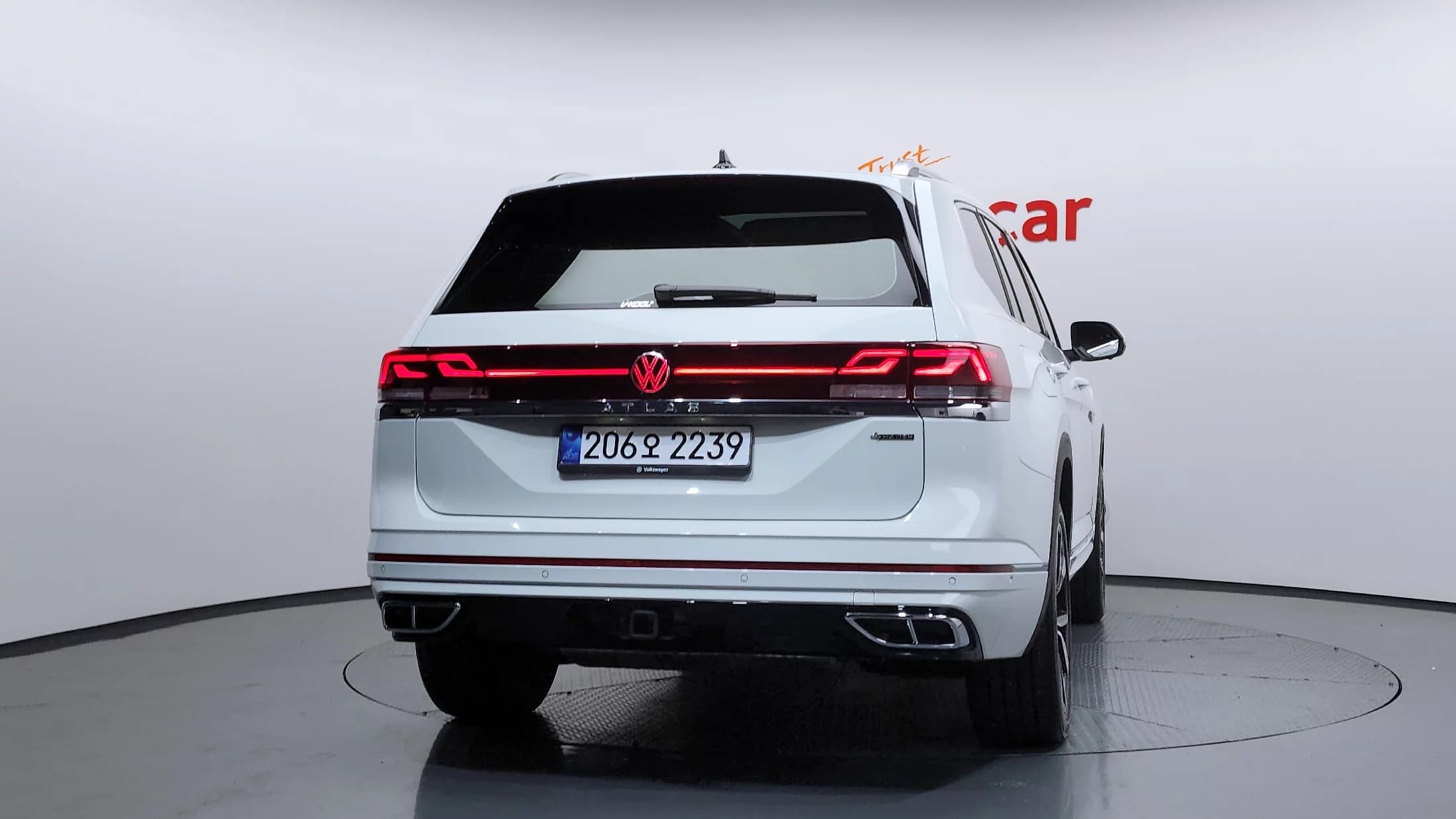 Volkswagen ATLAS 2.0 TSI R-LINE 7-Seater, 2025 г. 4982 км. — фото 4