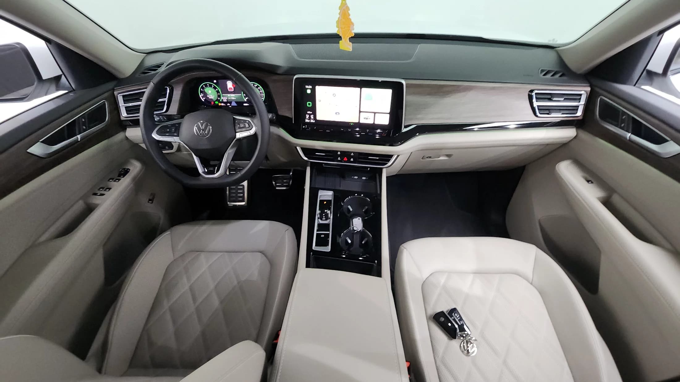 Volkswagen ATLAS 2.0 TSI R-LINE 7-Seater, 2025 г. 4982 км. — фото 7