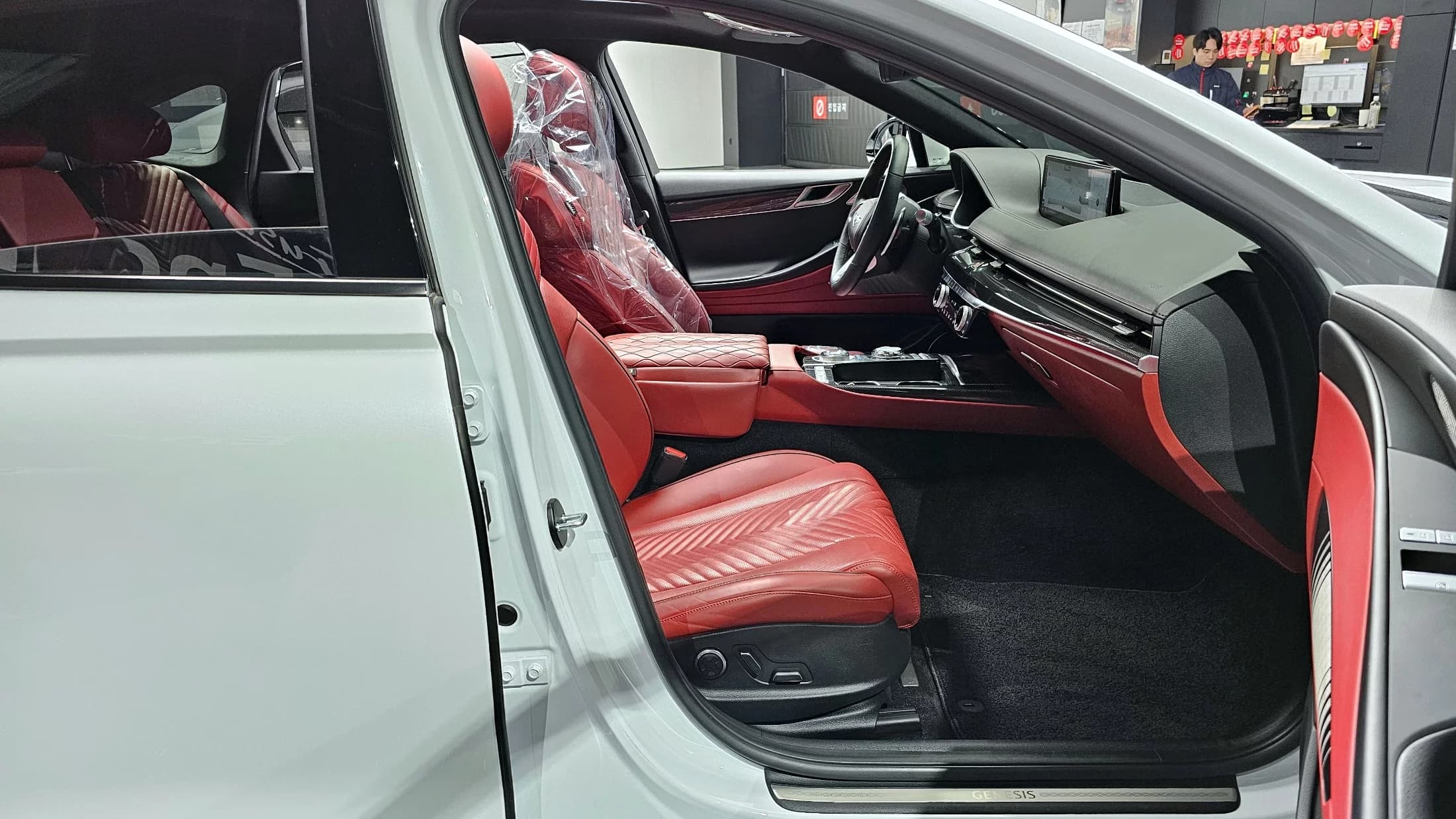 Genesis G80 Gasoline 3.5 Turbo AWD, 2023 г. 32205 км. — фото 10